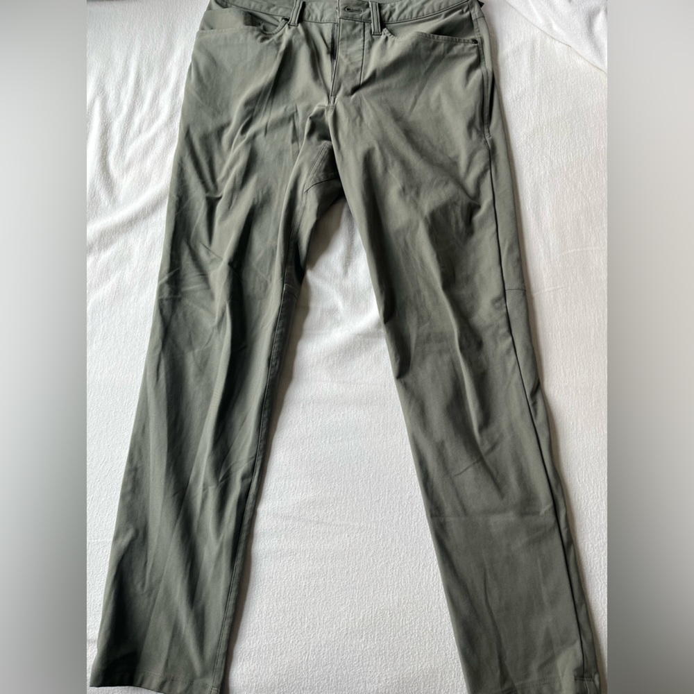 Lululemon ABC pant slim. 29” waist. Grey sage color.